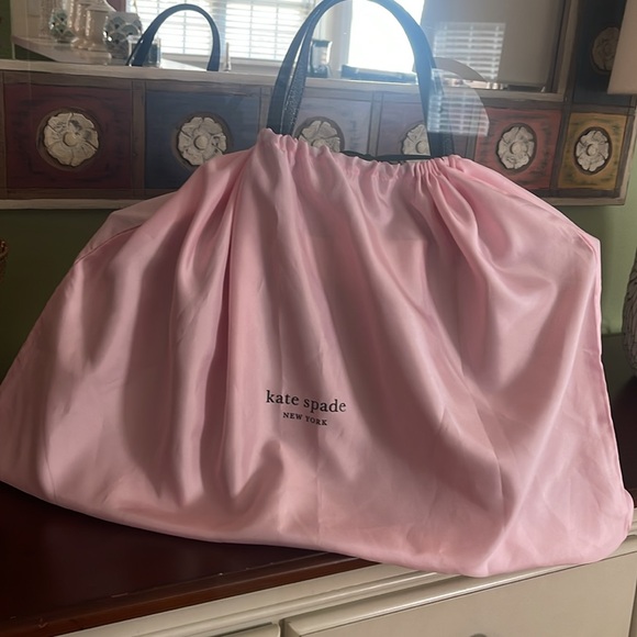 KATE SPADE NEW YORK TOTE PINK INTERIOR with Dust bag. - Picture 4 of 10